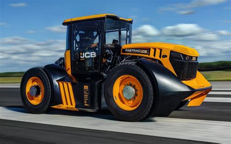 JCB Fastrac Tractor with a 1,000 hp 7.2 L Dieselmax Inline-Six