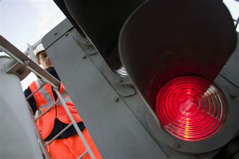 Network Rail urged to review signaller competence after train derailment