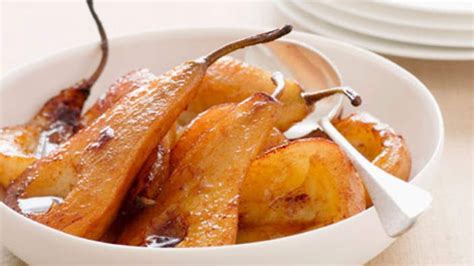 DELICIOUS BAKED PEARS - TCM World