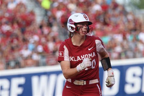 WCWS Photo Gallery: Oklahoma 10, Texas 5 - Sports Illustrated Oklahoma ...