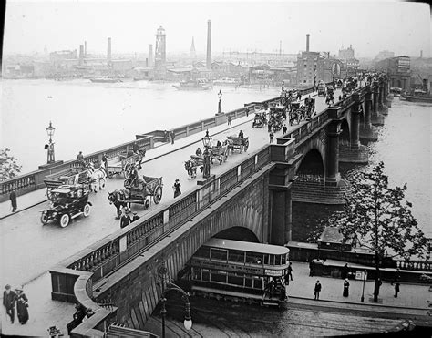 Old Waterloo Bridge, London, England | Waterloo bridge, Paris skyline, Glass slides