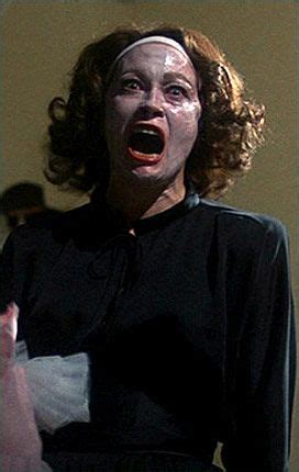 Faye Dunaway in Mommie Dearest | No more wire hangers! | Mommy dearest, Crazy women, Faye dunaway