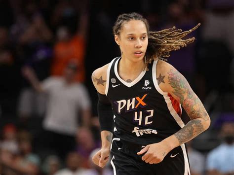 Texas basketball star Brittney Griner freed from Russia in high-stakes prisoner exchange ...