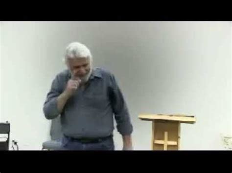 Pastor bob joyce singing - Qassv