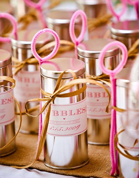 10 Amazing DIY Wedding Favors - Belle the Magazine . The Wedding Blog ...