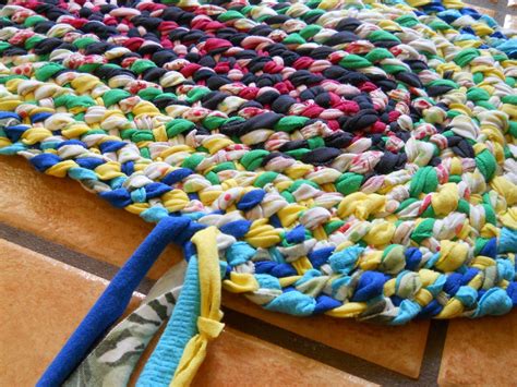 Lost of Art of Braid-in Rag Rugs Part 3 | Rag rug diy, Braided rug diy ...