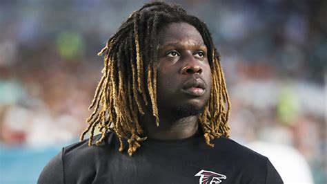 Falcons coach Dan Quinn releases statement on Takk McKinley