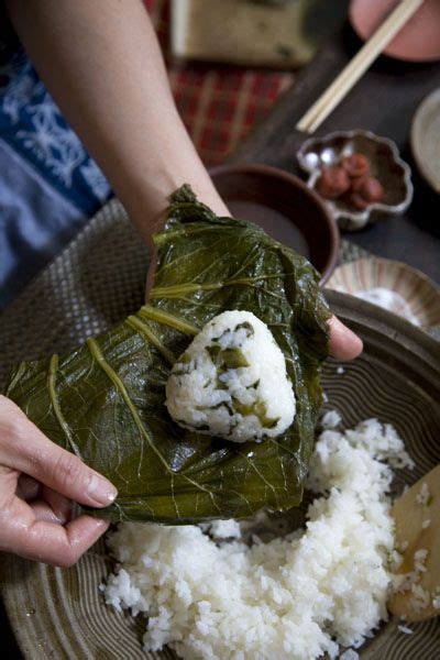 Takana (Japanese mustard green) onigiri recipe | 料理 レシピ, レシピ, おにぎり