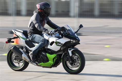 Kawasaki Ninja 7 Hybrid test anteprima prova - Anteprima, Prova e Foto ...