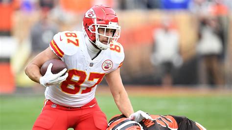 Chiefs’ Travis Kelce Offers Positive Update on Ankle Injury | Heavy.com