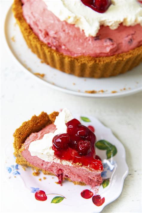 Cherry Cheesecake Jello Pie with Graham Cracker Crust