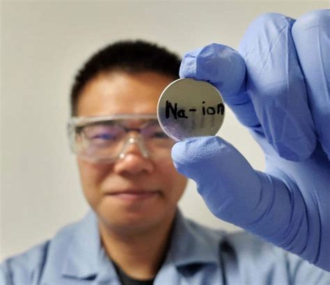 New sodium-ion battery for large-scale energy storage