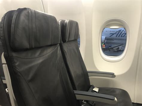 Review: Alaska Airlines 737-900 Premium Class - Boston to SFO