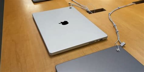 MacBook Silver vs Space Gray: Which Color Is Right For You?