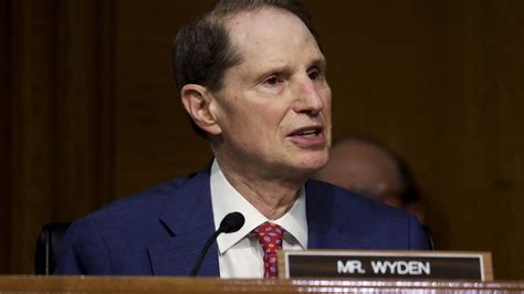 Sen. Ron Wyden's 2 Bills Give Consumers Control of Privacy