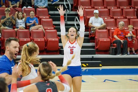 SMU volleyball's trip to Nebraska a family reunion, homecoming for two players