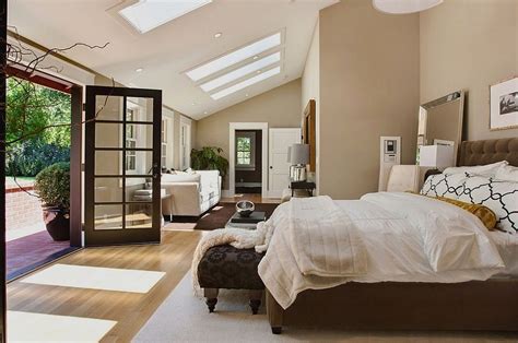 23 Stylish Bedrooms That Bring Home the Beauty of Skylights!