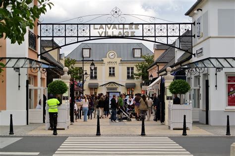 La Vallee Village Paris, Surga Belanja Barang Branded Dengan Harga Miring | Tour ke Eropa ...