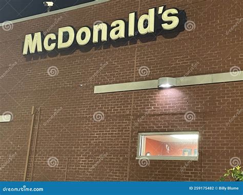 McDonald S Fast Food Restaurant Building Logo Editorial Photography ...