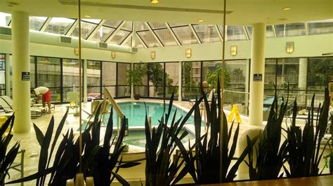 Embassy Suites Crystal City Hotel Rates, Reviews, Coupons near (DCA ...