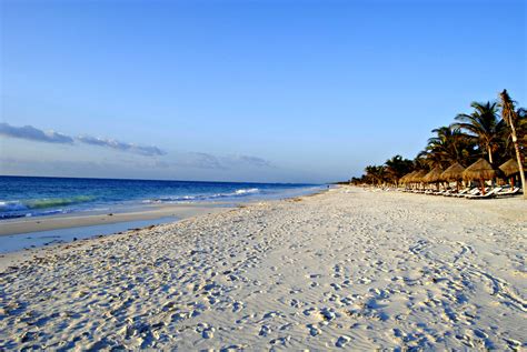 A Beach for Everyone in Cabo San Lucas - VILLA TRAVELER