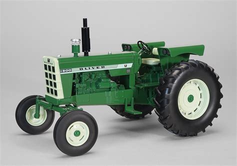 1/16 Oliver 1800 Diesel WF Tractor, High Detail - SpecCast | AgFarmToys.com