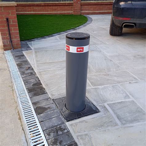 Stoppy B Automatic Bollard with LED Lights (700mm x 200mm) - Bison Security Posts