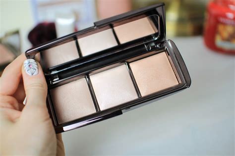 The Hourglass Ambient Lighting Palette, Dim Infusion Blush and Laura ...