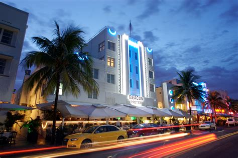 File:Beacon Hotel at Night.jpg - Wikimedia Commons