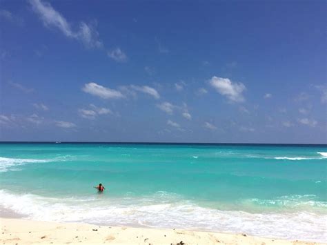 Playa delfines, Cancun