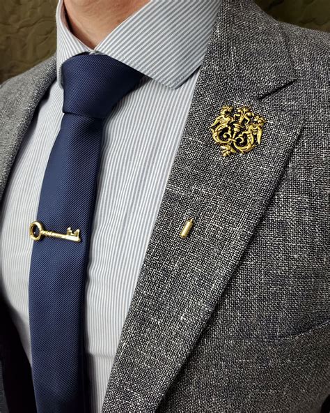 Lapel Pin - Bronze Royal Crest | Mens outfits, Designer suits for men, Suit accessories