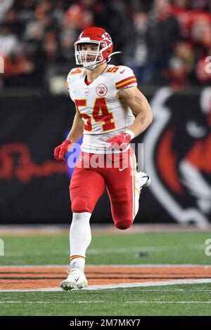 Kansas City Chiefs linebacker Leo Chenal (54) rushes on defense during ...