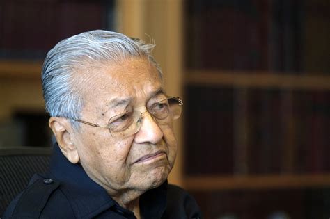 Malaysia Election 2022: Mahathir, 97-Year-Old Former PM Loses Seat ...