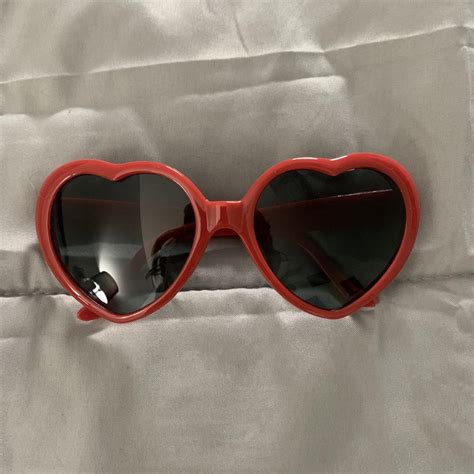 Taylor swift sunglasses!! ️ never worn :) - Depop