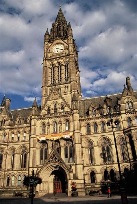 Manchester City Hall : The exceptional tale of Manchester Town Hall, a Victorian ... : Ofisia de ...