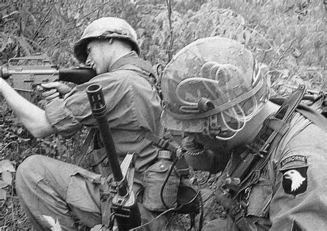 dogatemytank: “ 1969 US soldiers of the 101st Airborne Division during ...