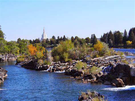 Perpetual Motion, a year of RV travel: The Waterfalls of Idaho Falls