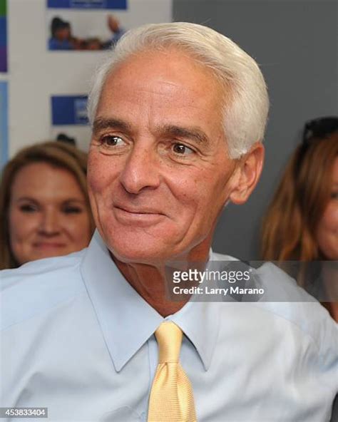 42 Charlie Crist Opens Campaign Office In Florida Photos & High Res ...