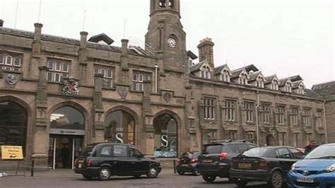 Carlisle Railway Station lift fire - BBC News