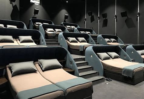 Cines con cama: ¿Hay mejor manera de ir al cine? 🛏🎬 - Chismes Today