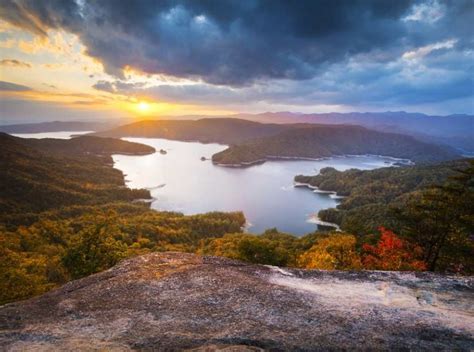 Best Hiking Trails For Fall Color In South Carolina