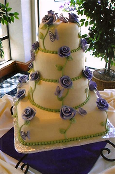 Wedding Cake/roses - CakeCentral.com