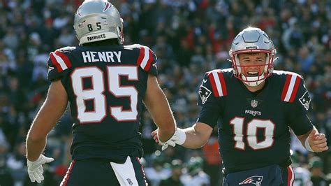 Here's where Patriots' Hunter Henry ranks on ESPN's top NFL tight ends list - NBC Sports Boston