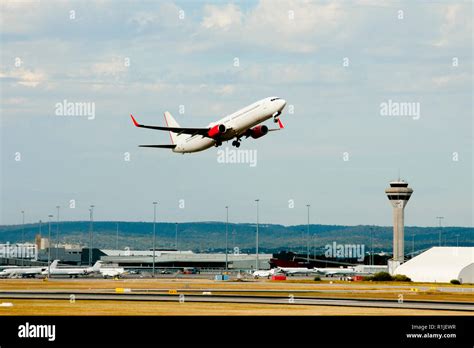 Commercial Airplane Takeoff Stock Photo - Alamy