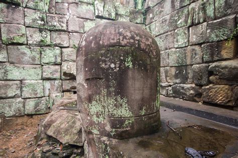 Shiva Lingam Meaning, Uses & Properties: An In-Depth Metaphysical Guid ...