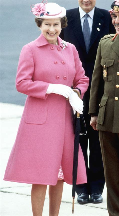 6 New Colour Trends the Royal Family Wore First | Family fashion, Queen ...