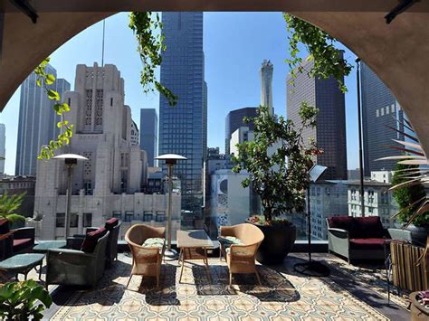 17 Best Rooftop Bars in L.A. for Sweeping Views and Tasty Cocktails