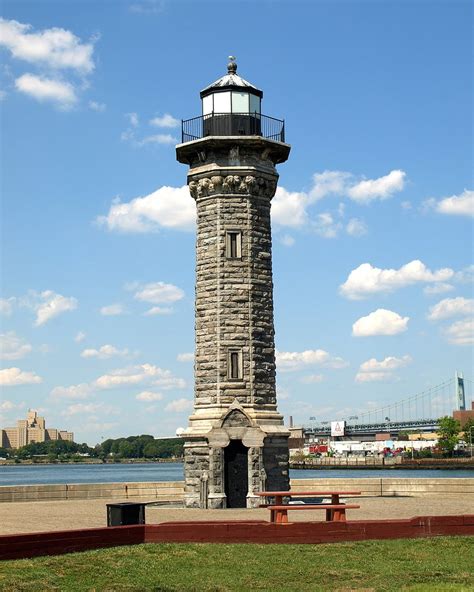 Blackwell Island Lighthouse on Roosevelt Island, Manhattan… | Flickr