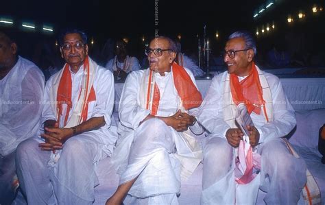 Buy ASHOK SINGHAL, RAJJU BHAIYA, VISHNU HARI DALMIA AT RSS/VHP MEETING ...