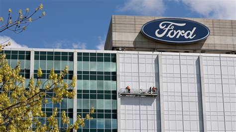 Ford World Headquarters in Dearborn adding massive projection screen